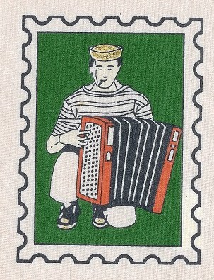 Naaiapplicatie Matroos speelt accordeon